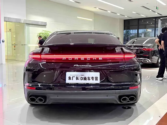 Porsche Panamera — Фото автомобиля 10