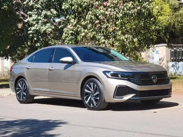 Volkswagen Passat — Фото автомобиля 3