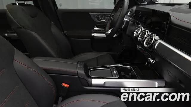 Mercedes-Benz EQB — Фото автомобиля 9