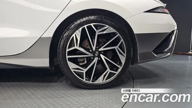 Hyundai Ioniq 6 — Фото автомобиля 5