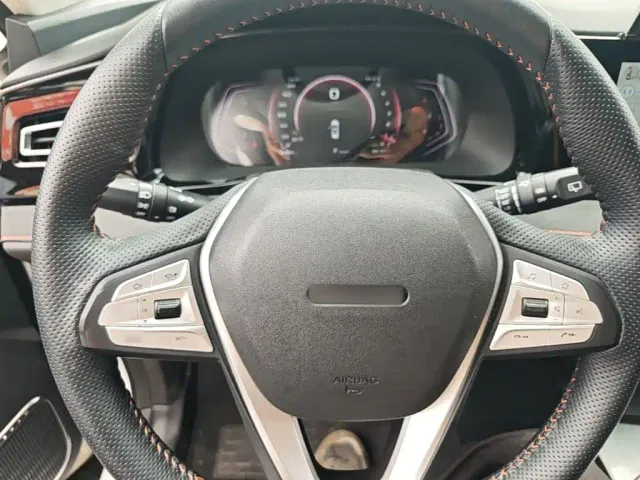 Changan X7 Plus — Фото автомобиля 10