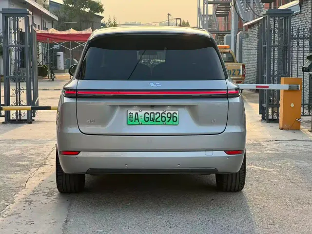 Li Auto L9 — Фото автомобиля 9