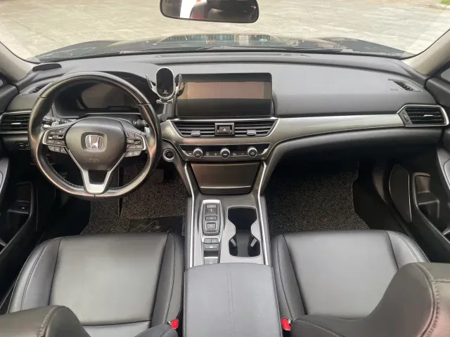 Honda Accord — Фото автомобиля 12