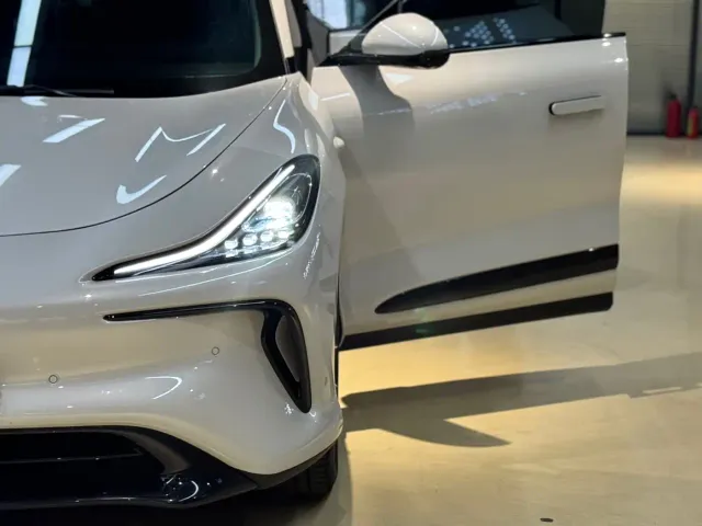 IM Motors LS6 — Фото автомобиля 26