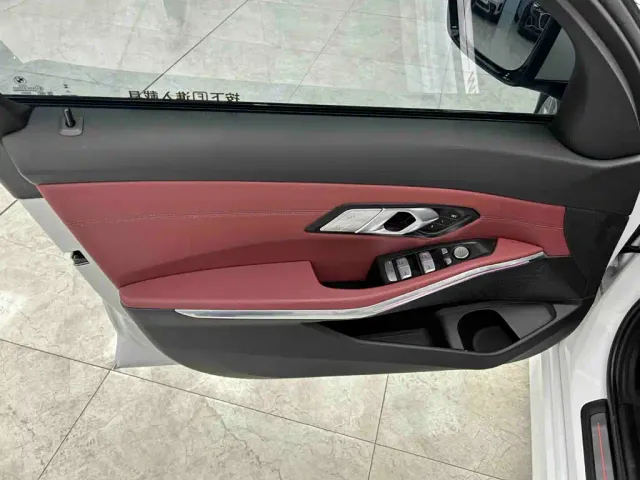 BMW 3 Series — Фото автомобиля 16