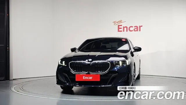 BMW 5-Series — Фото автомобиля 3