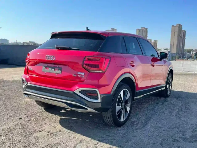 Audi Q2L — Фото автомобиля 9