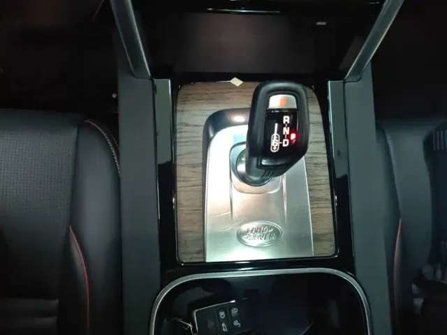 Land Rover Discovery Sport — Фото автомобиля 13