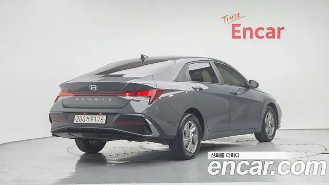 Hyundai Avante CN7 — Фото автомобиля 2