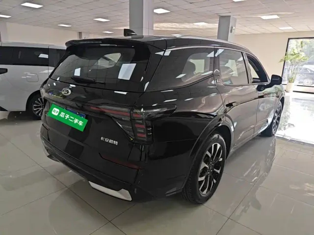 Ford Edge — Фото автомобиля 6