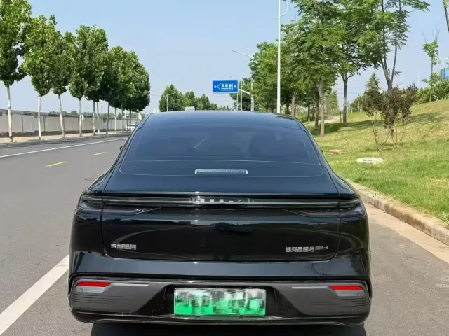 Geely Galaxy Xingyao 8 — Фото автомобиля 8