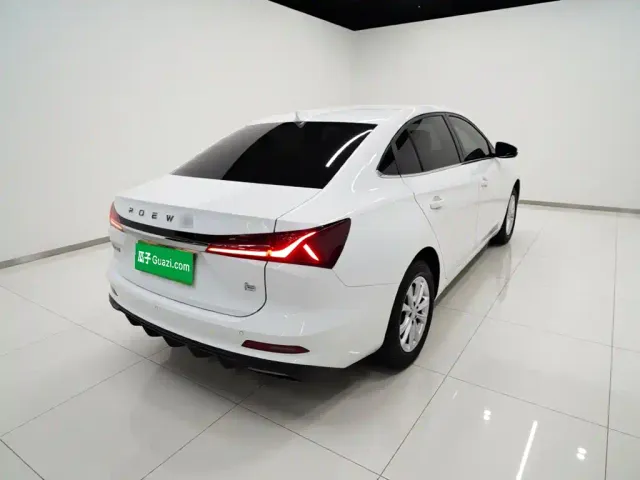 Roewe i5 — Фото автомобиля 6
