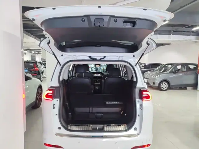 GAC Trumpchi M6 — Фото автомобиля 18