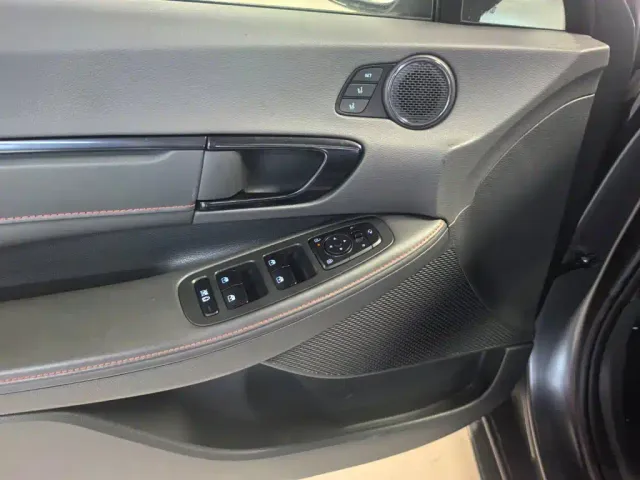 Hyundai Sonata — Фото автомобиля 8