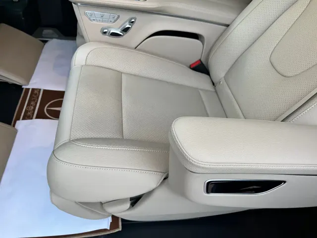 Mercedes-Benz V-Class — Фото автомобиля 19