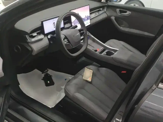 Roewe M7 DMH — Фото автомобиля 14