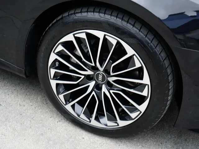 Audi A7L — Фото автомобиля 9