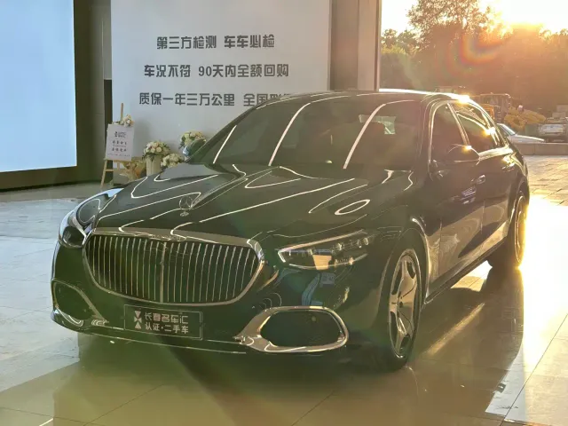 Фотография автомобиля — Mercedes-Benz Maybach S-Class