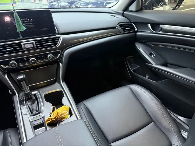 Honda Accord — Фото автомобиля 16