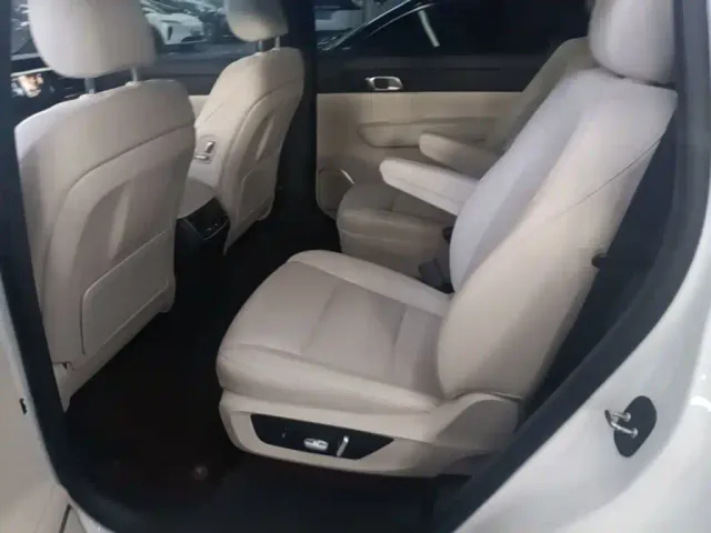 Li Auto ONE — Фото автомобиля 16