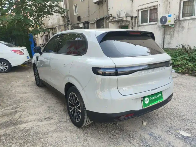 Leapmotor B10 — Фото автомобиля 4