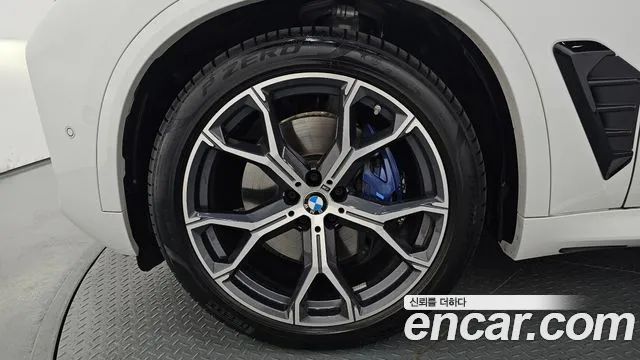 BMW X5 xDrive 40i M Sport — Фото автомобиля 4