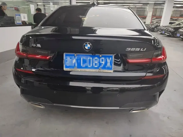 BMW 3 Series — Фото автомобиля 16