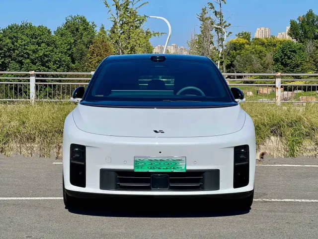 Li Auto i6 — Фото автомобиля 2