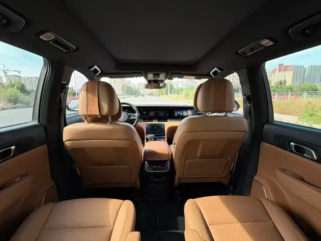 Li Auto ONE — Фото автомобиля 11