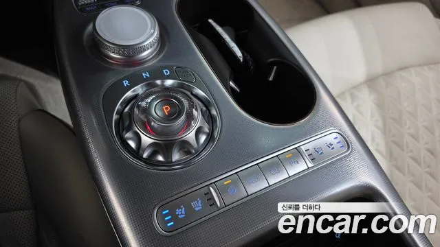 Genesis GV60 — Фото автомобиля 12