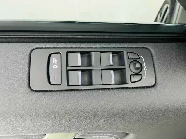 Land Rover Discovery Sport — Фото автомобиля 12