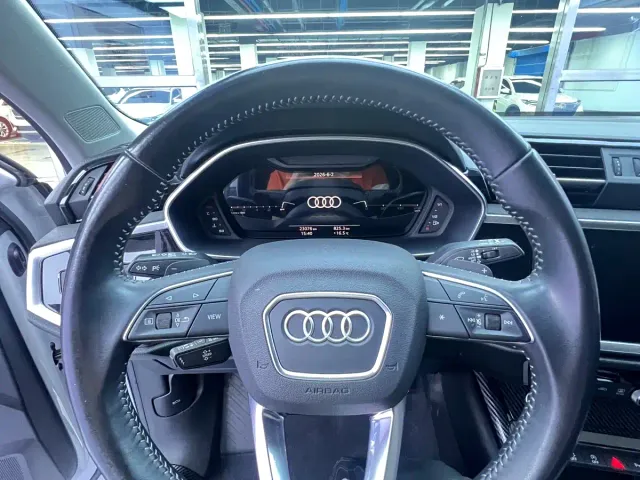 Audi Q3 — Фото автомобиля 10