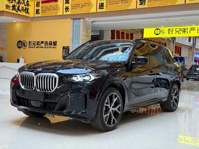 Фотография автомобиля — BMW X5