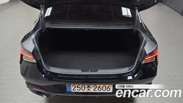 Hyundai AVANTE Avante (CN7) — Фото автомобиля 30