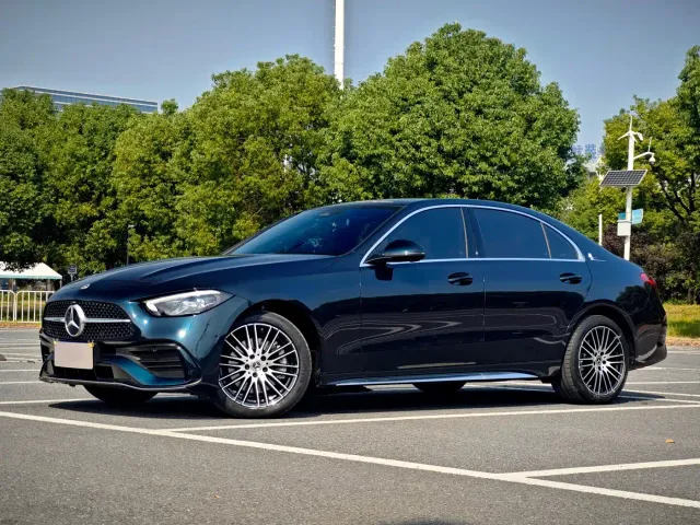 Фотография автомобиля — Mercedes-Benz C-Class