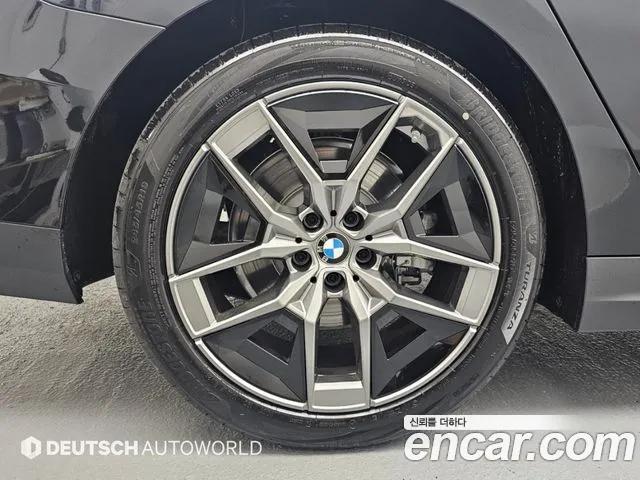 BMW 5 Series G60 — Фото автомобиля 5