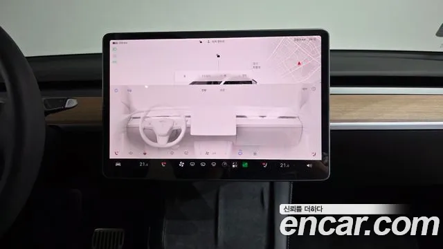Tesla Model Y — Фото автомобиля 19