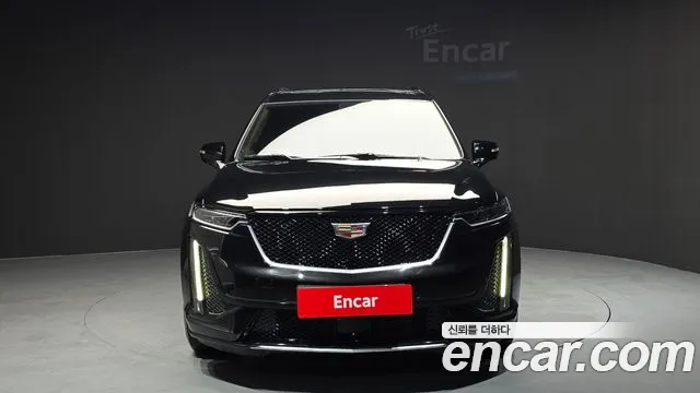 Cadillac XT6 — Фото автомобиля 3