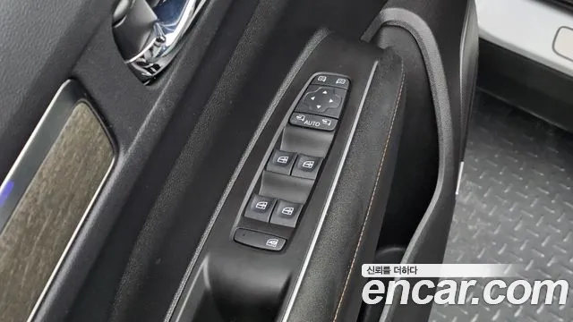 Renault-KoreaSamsung QM6 Новый QM6 2.0 GDe Première 2WD — Фото автомобиля 17