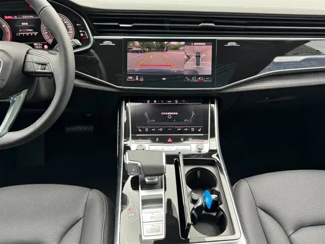 Audi Q8 — Фото автомобиля 18