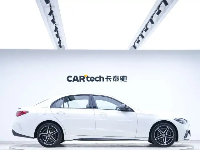 Mercedes-Benz C-Class — Фото автомобиля 2