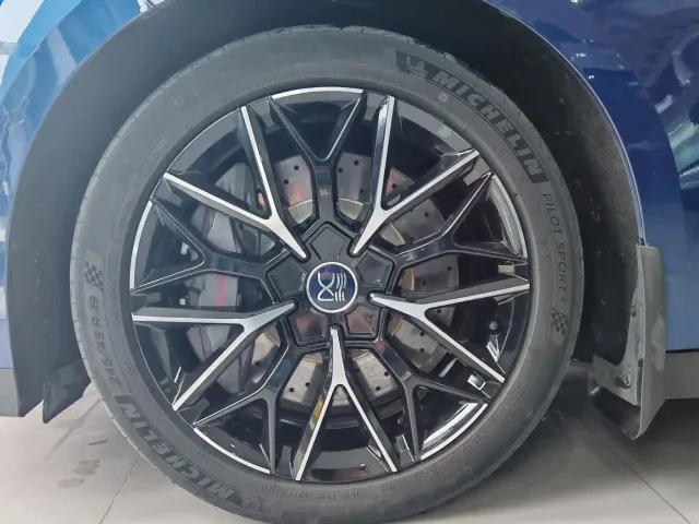 BYD Han — Фото автомобиля 10