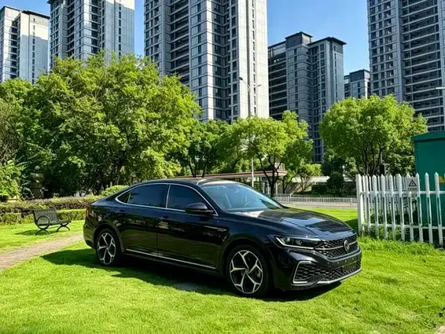 Volkswagen Passat — Фото автомобиля 3