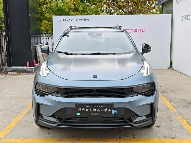 Lynk & Co 01 — Фото автомобиля 5