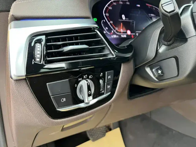 BMW 5 Series — Фото автомобиля 24