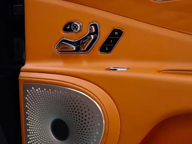 Bentley Flying Spur — Фото автомобиля 11