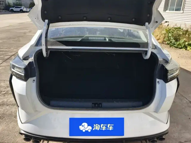 Dongfeng Yixuan — Фото автомобиля 4