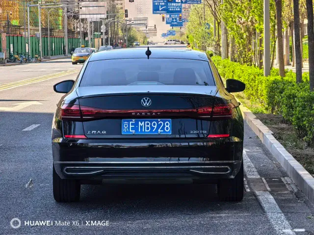 Volkswagen Passat — Фото автомобиля 5