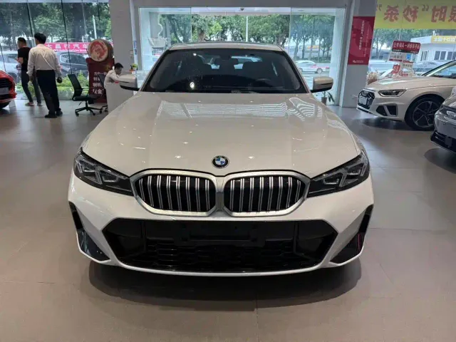 BMW 3 Series — Фото автомобиля 2