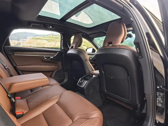 Volvo S90 — Фото автомобиля 22